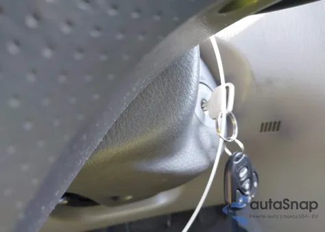 2003 Toyota Corolla Ce z USA, uszkodzony, nr VIN 2T1BR32E73C151811